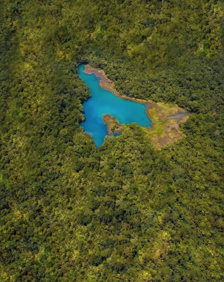 five blues lake belize