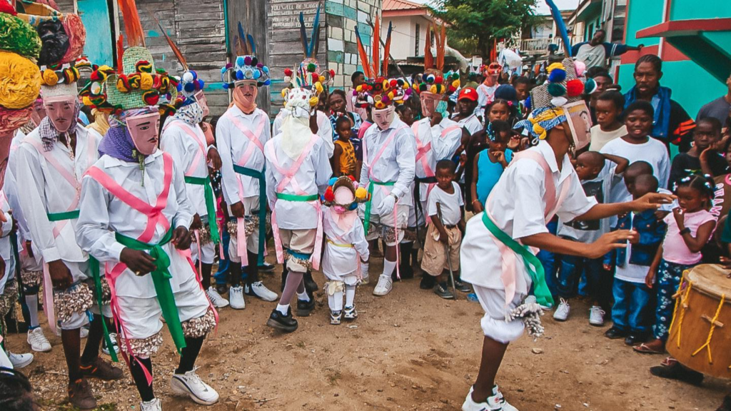 Wanaragua: Una tradición garífuna de danza navideña - Travel Belize